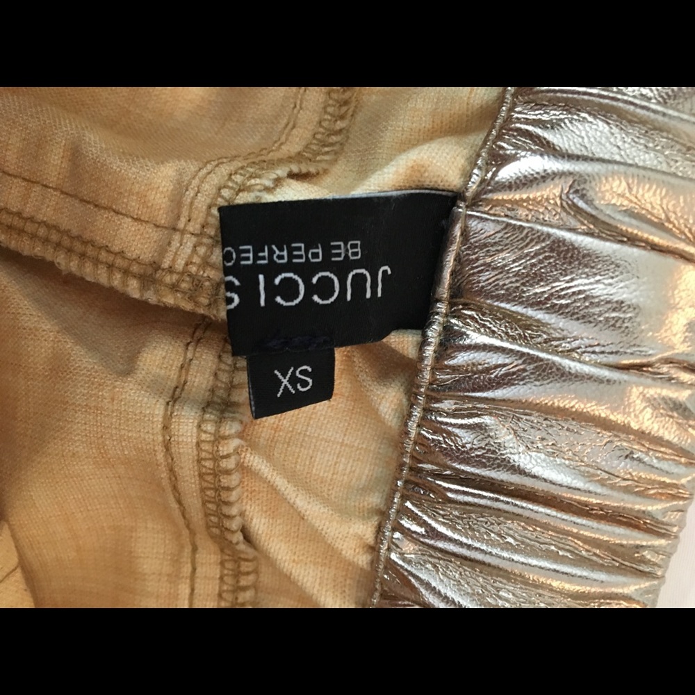 Rose Gold Shorts with Pockets and Drawstring - Picture 7 of 8